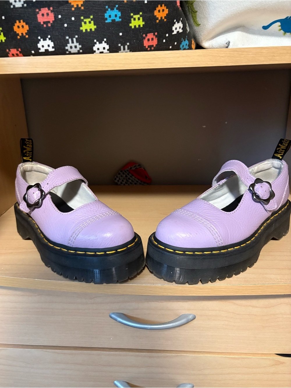 Dr. Martens ADDINA FLOWER
BUCKLE LEATHER PLATFORM SHOES